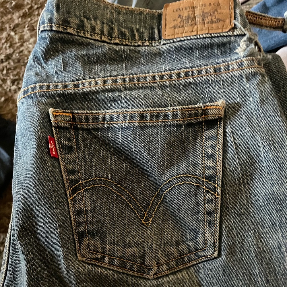Levi’s - Picture 2 of 2